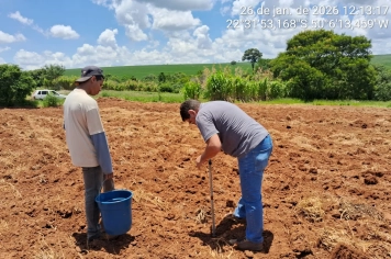 Departamento Municipal de Meio Ambiente atende produtor rural com prática conservacionista de solo