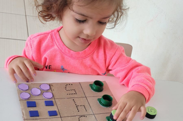 Brincando e Aprendendo com Formas, Letras e Números!