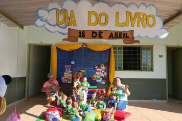 DIA DO LIVRO INFANTIL