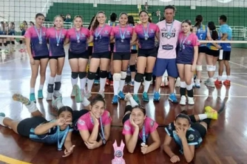 Sub-16 de Campos Novos Paulista brilha na Copa Derb Vôlei!