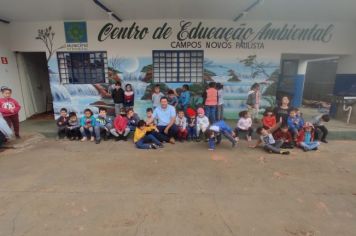 ALUNOS DO ENSINO INFANTIL DA ESCOLA EMERSON FERNANDO DALEVEDOVE – EMEI - PARTICIPA DE PALESTRA E VISITA TECNICA RELACIONADO À SEMANA DO MEIO AMBIENTE – JUNTO AO DEPARTAMENTO MUNICIPAL DE MEIO AMBIENTE