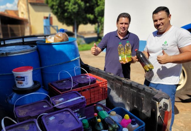 COLETA DE ÓLEO USADO E TROCA POR ÓLEO NOVO