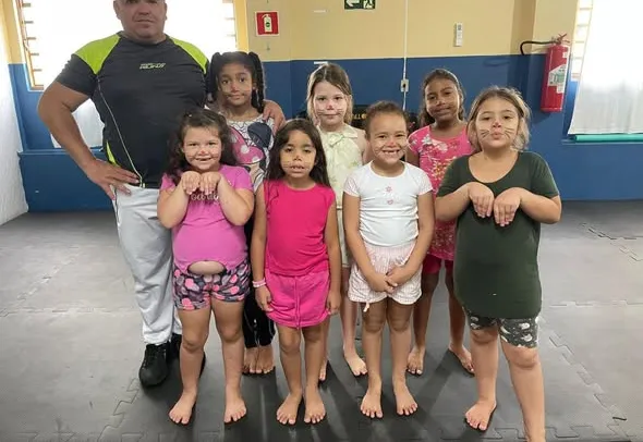 CRAS leva carinho e alegria na Páscoa