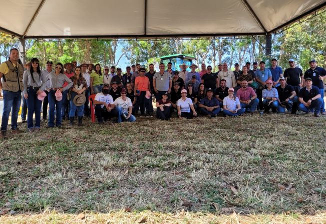 DEPARTAMENTO MUNICIPAL DE MEIO AMBIENTE E AGRICULTURA PARTICIPA DE EVENTO COM A EMBRAPA – EMPRESA BRASILEIRA DE PESQUISA AGROPECUÁRIA EM CAMPOS NOVOS PAULISTA.