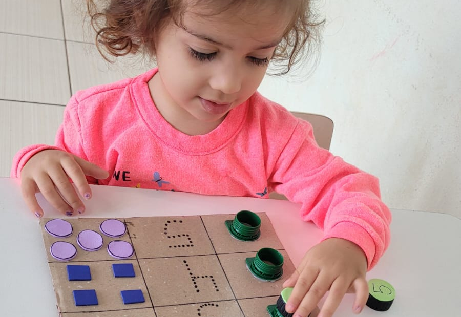 Brincando e Aprendendo com Formas, Letras e Números!