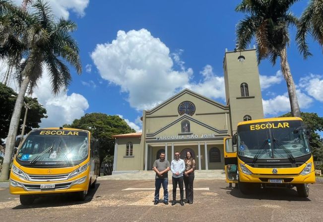 CONQUISTA: MAIS 2 ONIBUS PARA O TRANSPORTE ESCOLAR MUNICIPAL