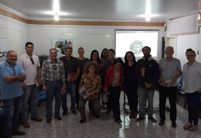 DEPARTAMENTO MUNICIPAL DE MEIO AMBIENTE - AGRICULTURA E ABASTECIMENTO DE CAMPOS NOVOS PAULISTA, PARTICIPA DE EVENTO NA CATI – REGIONAL DE OURINHOS SOBRE CONSERVAÇÃO DE SOLOS E AGROECOLOGIA.