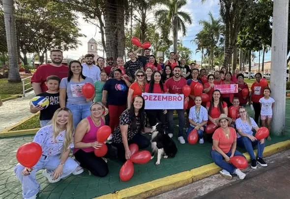 Primeira Caminhada do Dezembro Vermelho em Campos Novos Paulista