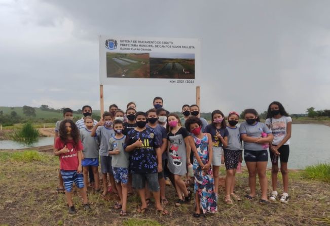 Desenvolvimento de trabalho de educação ambiental com alunos .