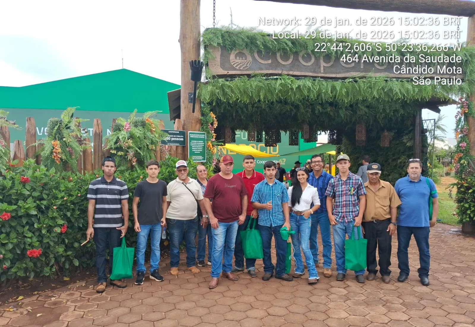 Agricultores de Campos Novos Paulista participam da 19ª Coopershow