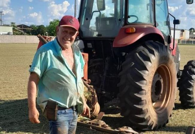 Limpeza do Campo Municipal de Campos Novos Paulista