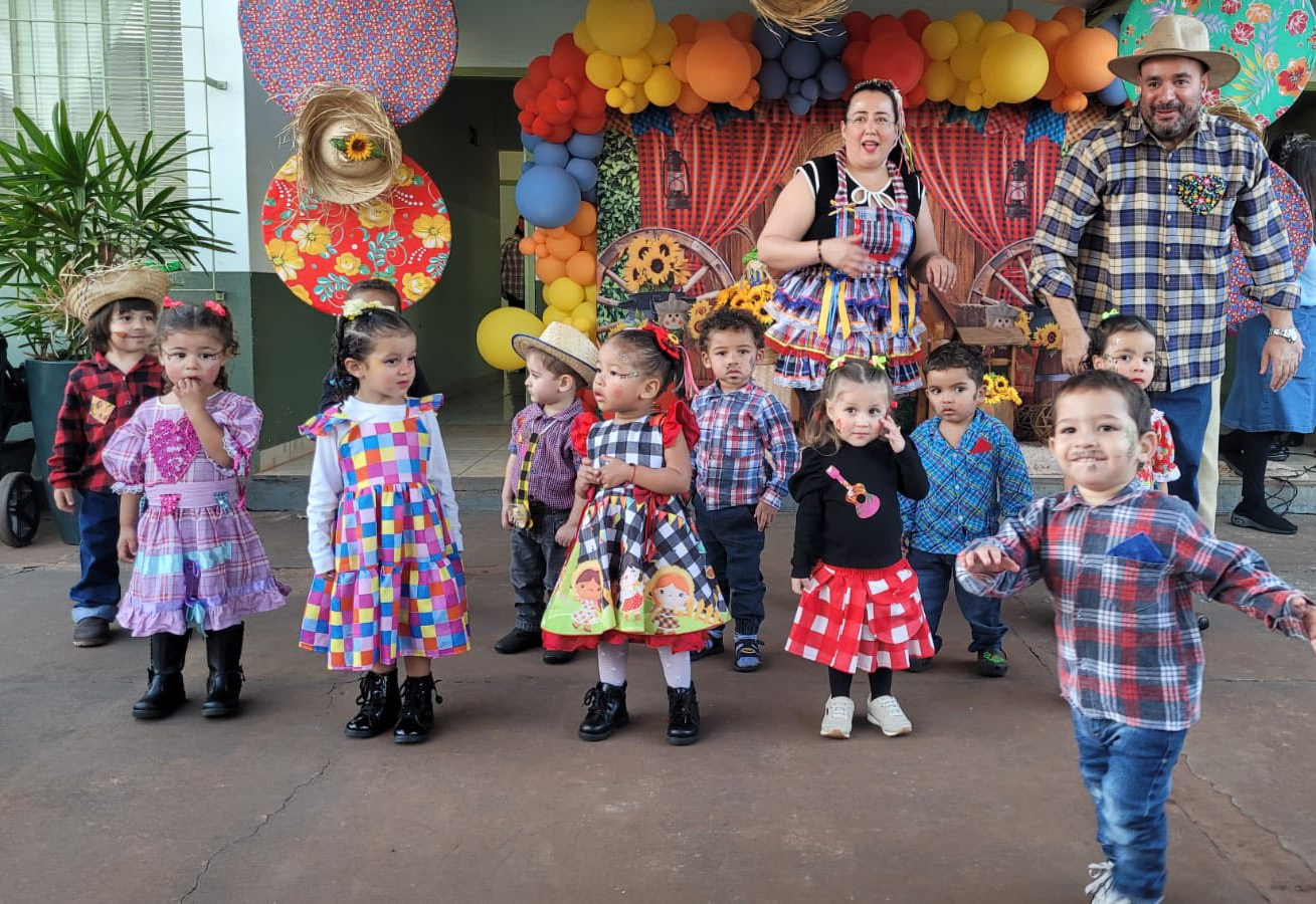 Festa Junina Recheada de Amor e União na Creche Alzira Vieira Bertoncini